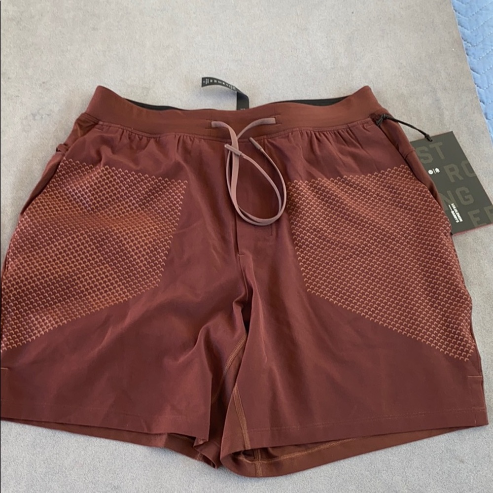 Lululemon x barrys stronger as one short 7”